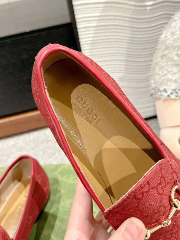 Gucci Shoe 